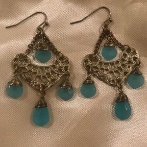 Gold earring with 4 blue opal jewels hanging